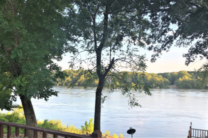 Waterfront Cabin Rental on the Tennessee River – Private Dock & Fishing Near Pickwick Dam