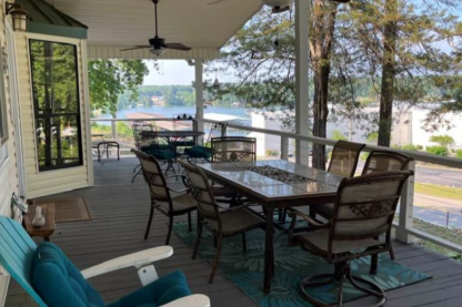 Scottie’s Hideaway: Cozy 2-Bedroom Cabin with Stunning Pickwick Lake Views Near Aqua Yacht Harbor