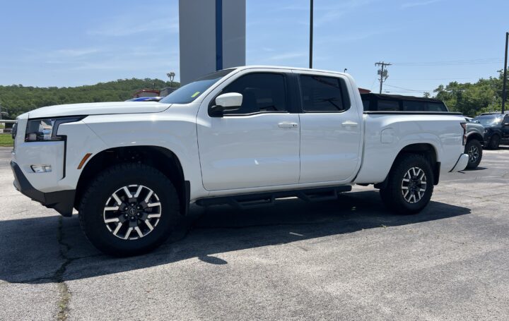 2023 Nissan Frontier SV