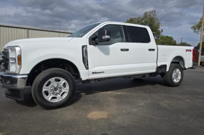 2025 Ford F-250 XLT Crew Cab V8