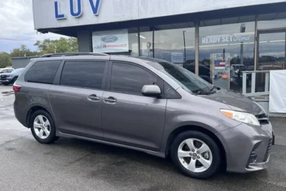 2019 Toyota Sienna LE Auto Access Seat